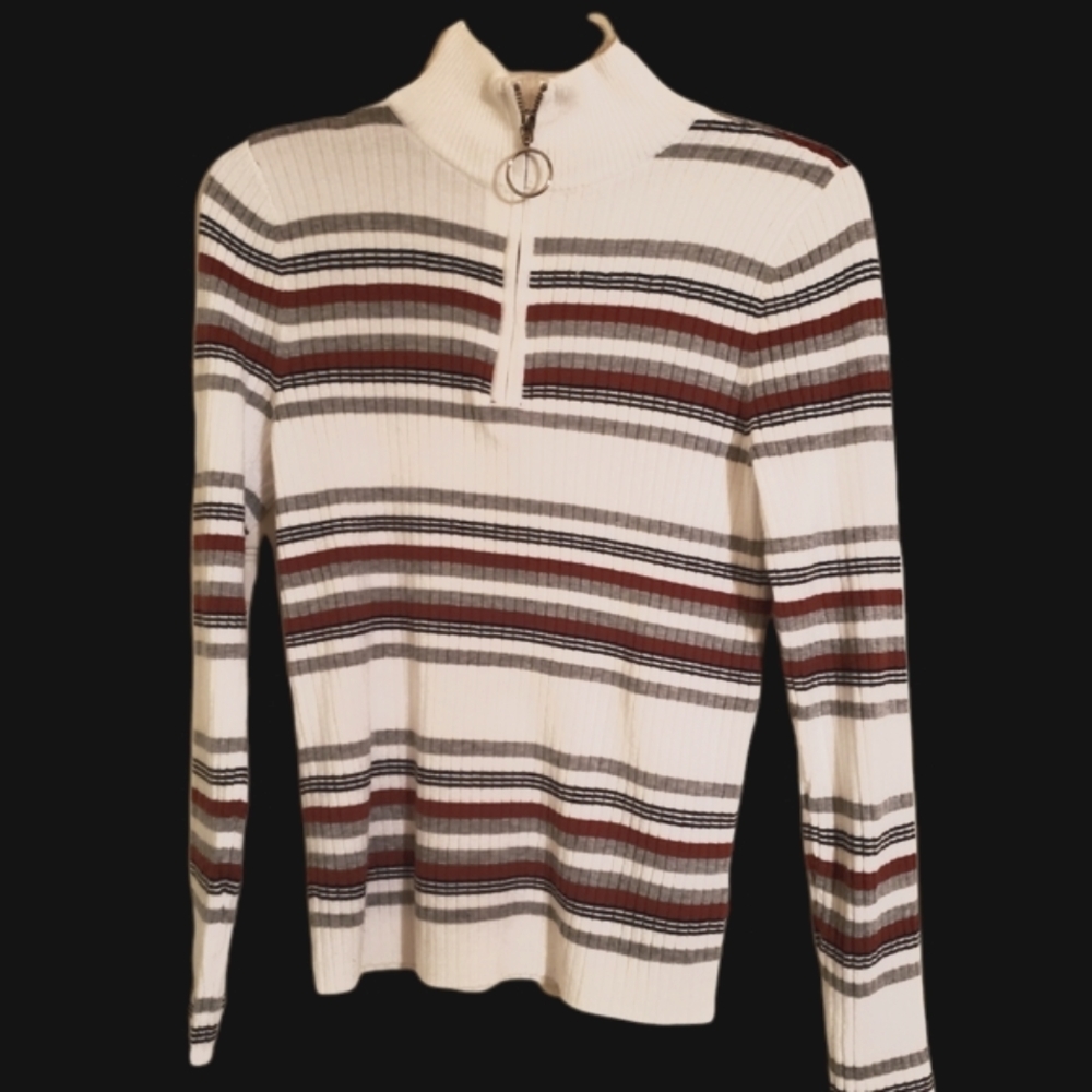 No Boundaries Long Sleeve Mockneck in Juniors Large